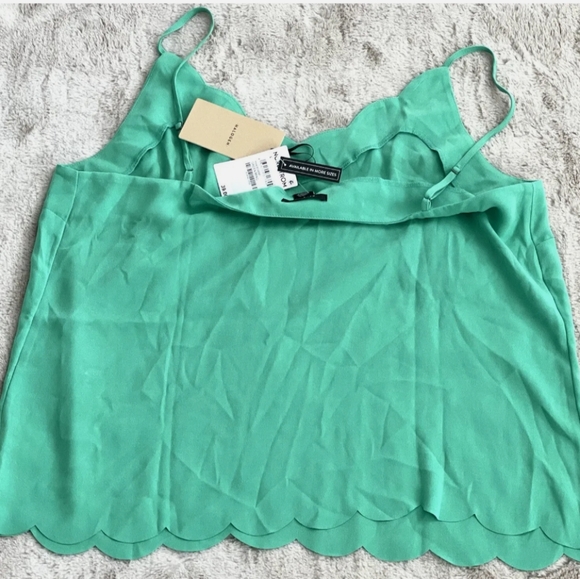 HALOGEN Scallop Detail Camisole; SZ:L; Color Green Ming. NWT. MRSP $39. - Picture 3 of 4